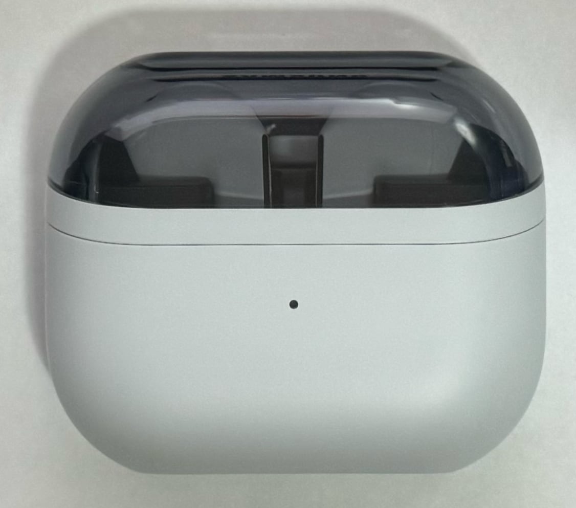 Galaxy Buds 3 FE 箱を開けました。ケースがシンプルで素敵です。